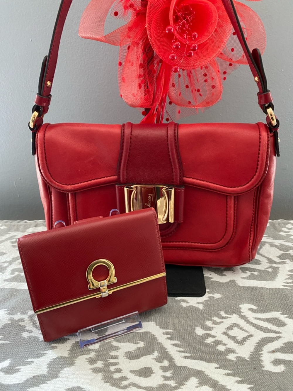 Salvatore Ferragamo Red Leather Shoulder Bag w/Gold Bow and Red Compact Wallet - Picture 9 of 14